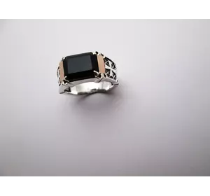 Мужской серебряный перстень с золотой пластиной "Готика"