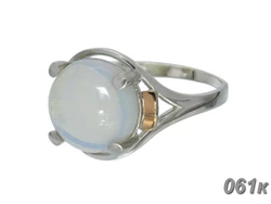 Женское серебряное кольцо с золотыми пластинами "Ирис" лунный камень