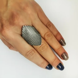 Стильное серебреное кольцо Стильное серебреное кольцо