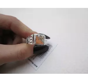 Мужской серебряный перстень с золотой пластиной "Нотердам" Мужской серебряный перстень с золотой пластиной "Нотердам"